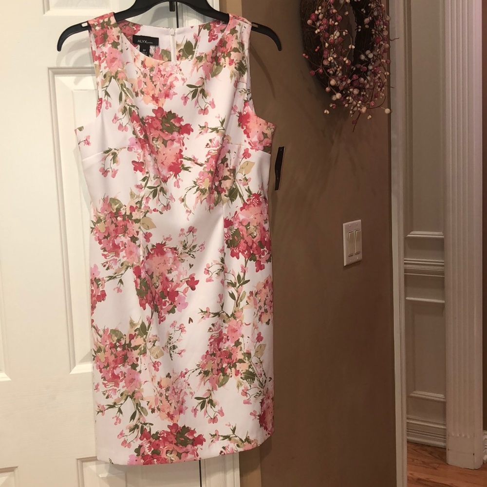 DRESS 👗 - Picture 1 of 2